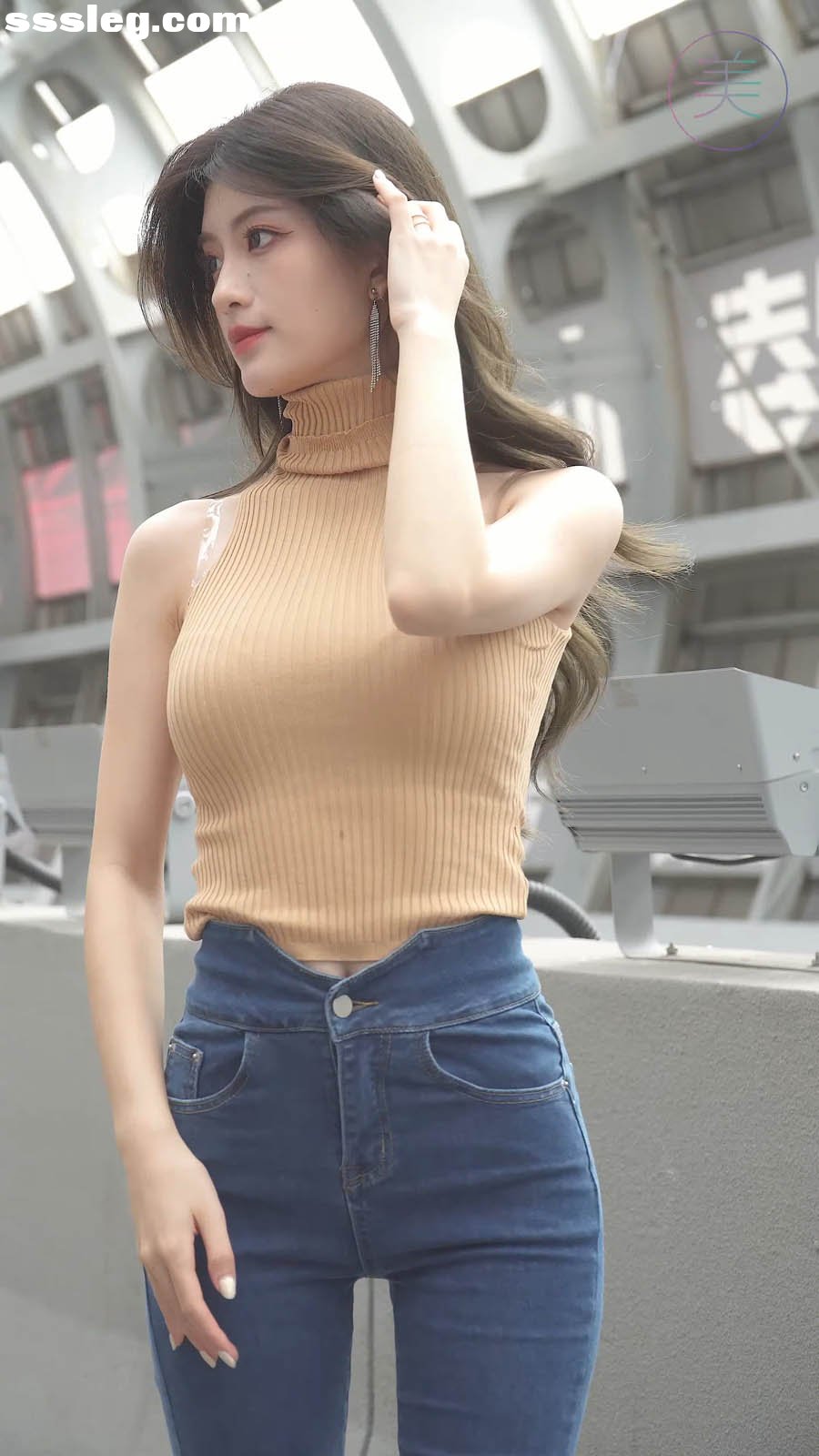 V (1).jpg
