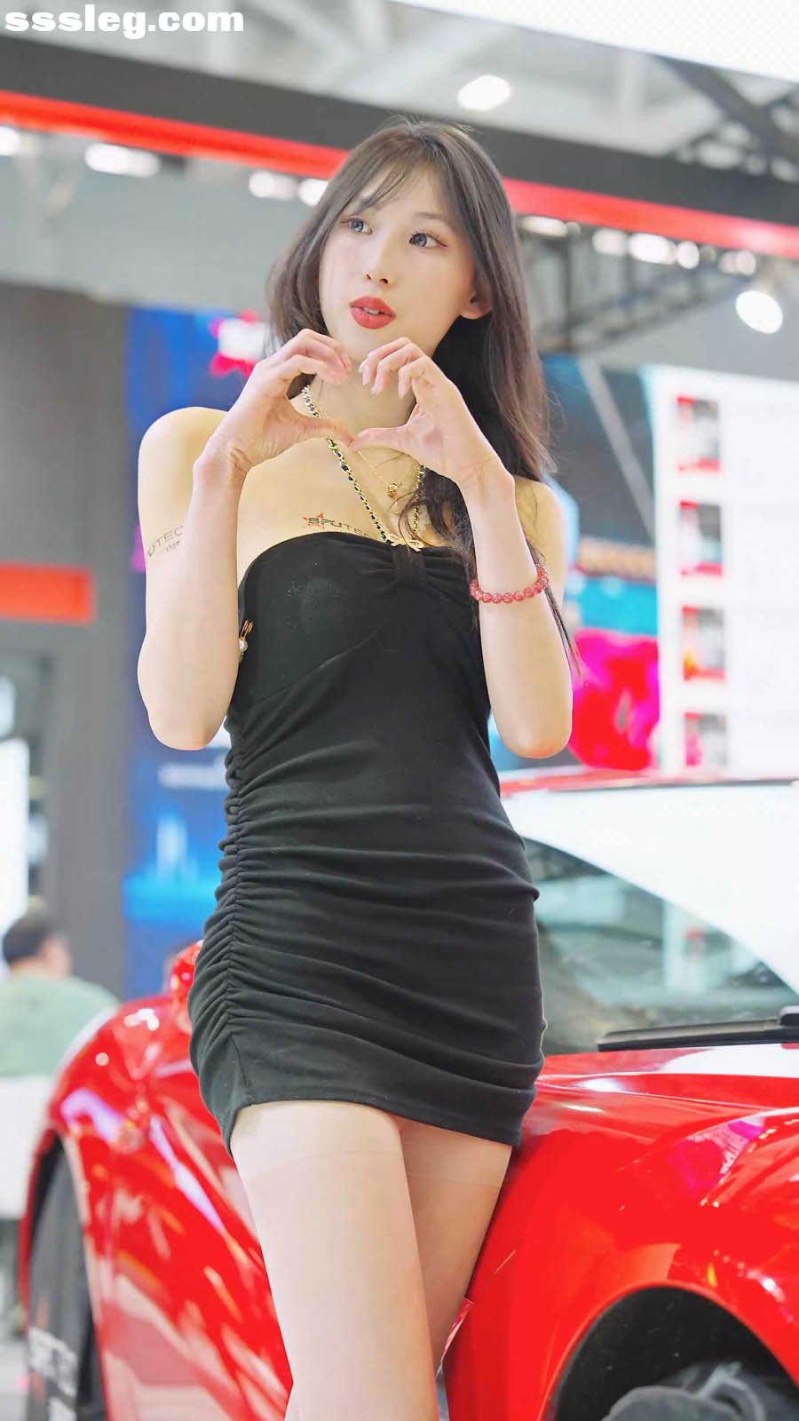 V (1).jpg