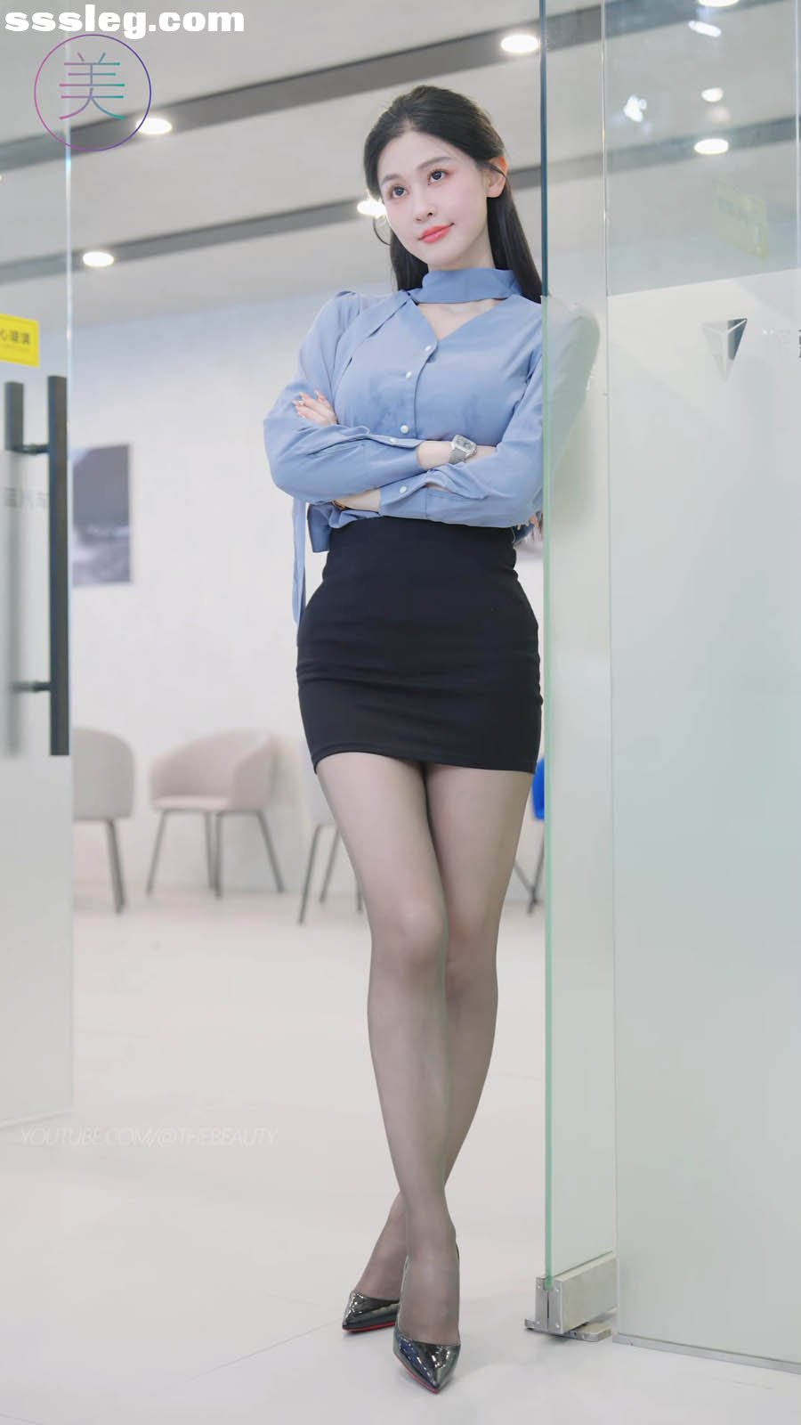 V (1).jpg