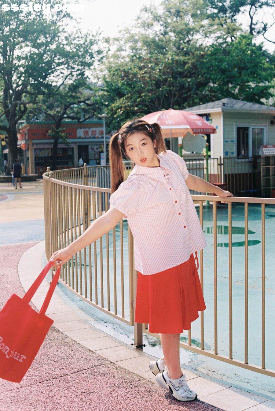 01.jpg