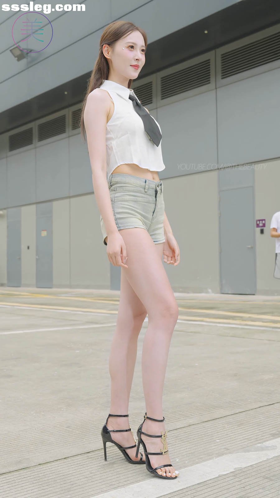 V.jpg