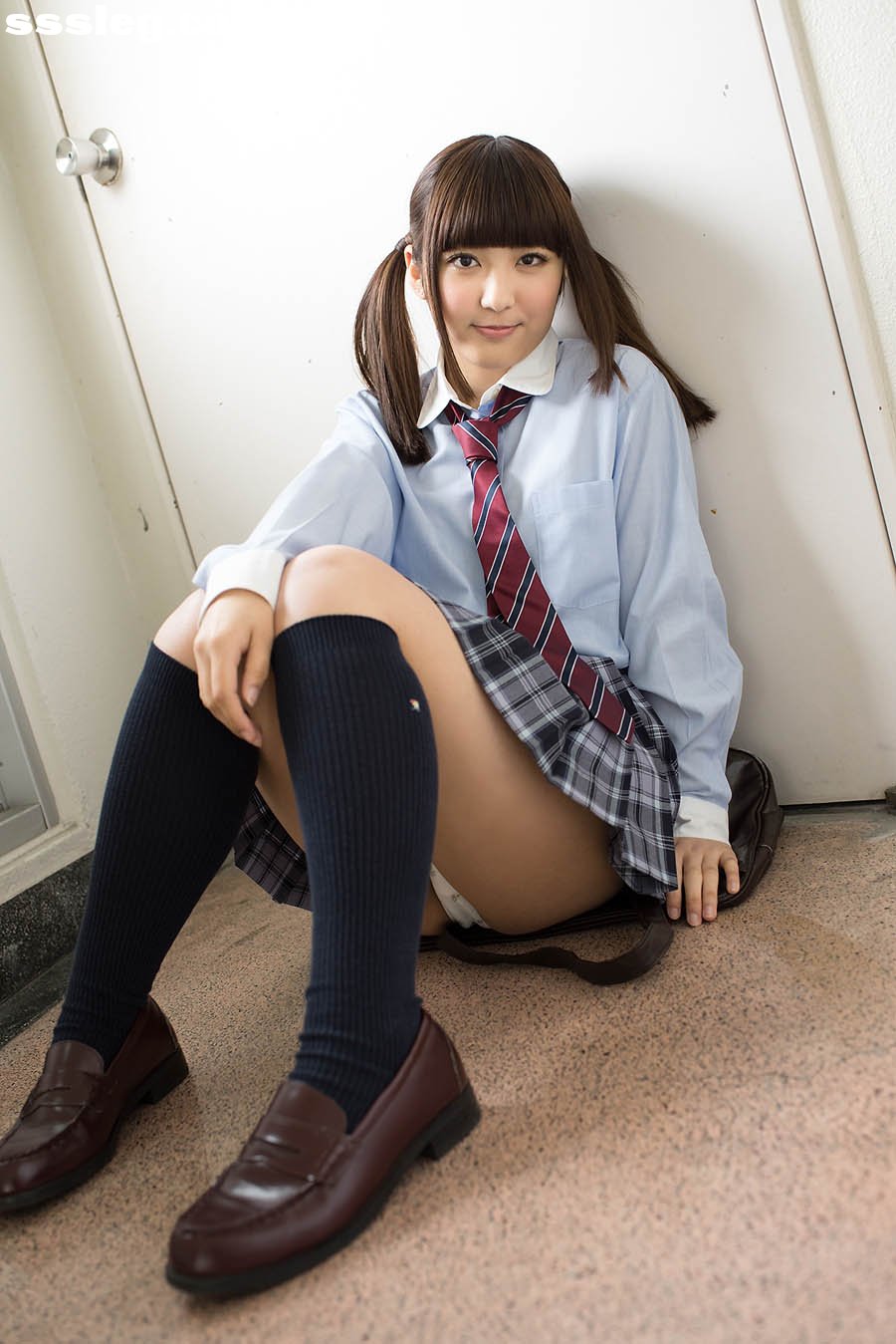 p_ai-t4_st1_01_027.jpg