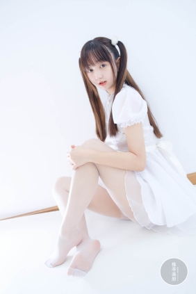 柴系小乖(稚乖画册) 团子 18D白丝[65P+1V871M]