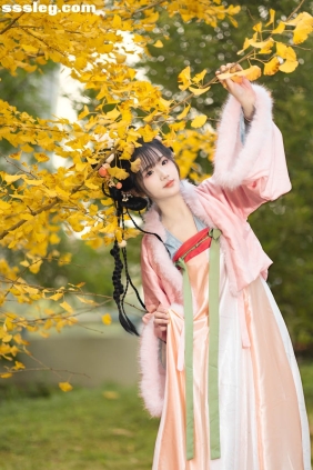 [YITUYU艺图语]2025.12.13 秋天的黄是银杏叶的黄 了了[11P105M]