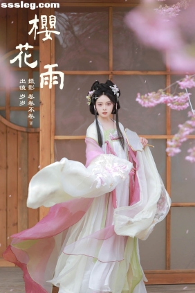 [YITUYU艺图语]2024.04.03 樱花雨 努力化妆的岁岁[21P214M]