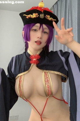 Zyra秋 奶光僵尸娘自拍[29P73M]