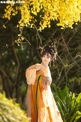 [YITUYU艺图语]2025.12.11 银杏从来不负秋 奈仔[19P281M]