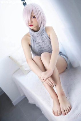 洛璃LoLiSAMA 玛修 露背毛衣[23P136M]