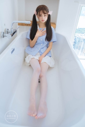 柴系小乖(稚乖画册) 晴空 白丝双马尾[79P600M]