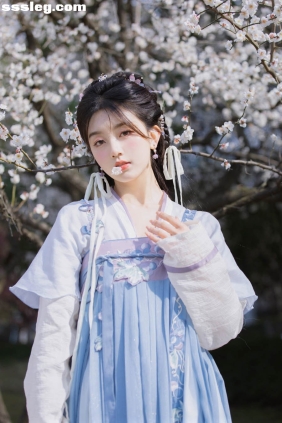 [YITUYU艺图语]2025.12.17 梅花初绽 奥特有点慢[38P420M]