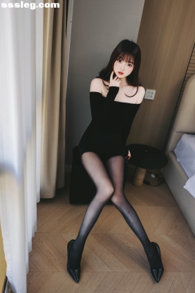 [YITUYU艺图语]2025.12.10 沉迷黑色高级感 冰冷企鹅[22P295M]