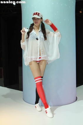 [赤足者] 2012上海摄影器材展比基尼[159P936M]
