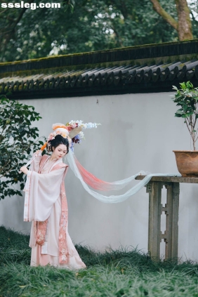 [YITUYU艺图语]2025.04.10 珠光点染三白妆 焦糖马奇朵[15P178M]