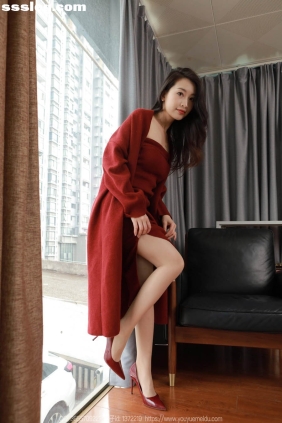 [IESS异思趣向] 丝享家1965 小婕 红色针织裙(下)